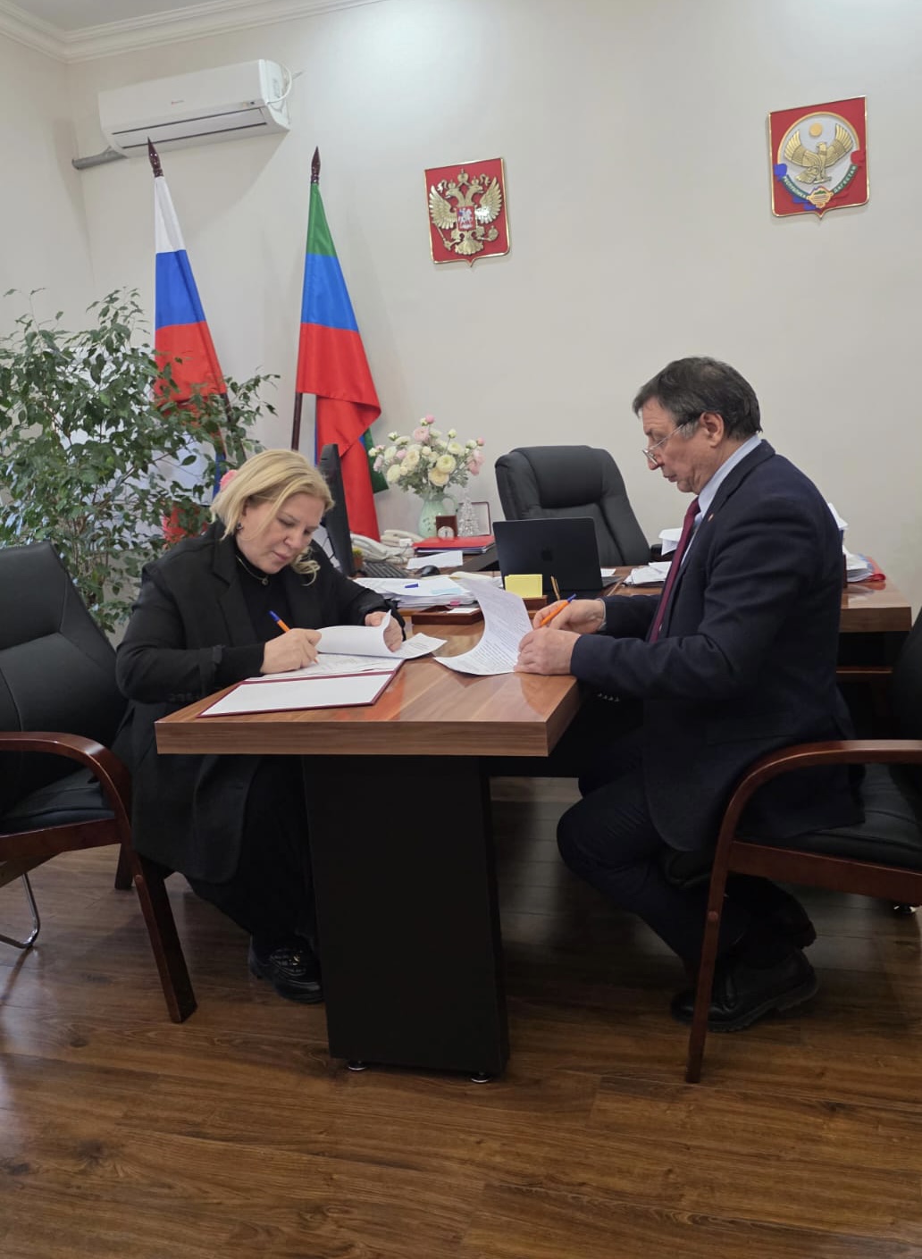 ДГУ и Управление образования Махачкалы подписали договор о сотрудничестве 