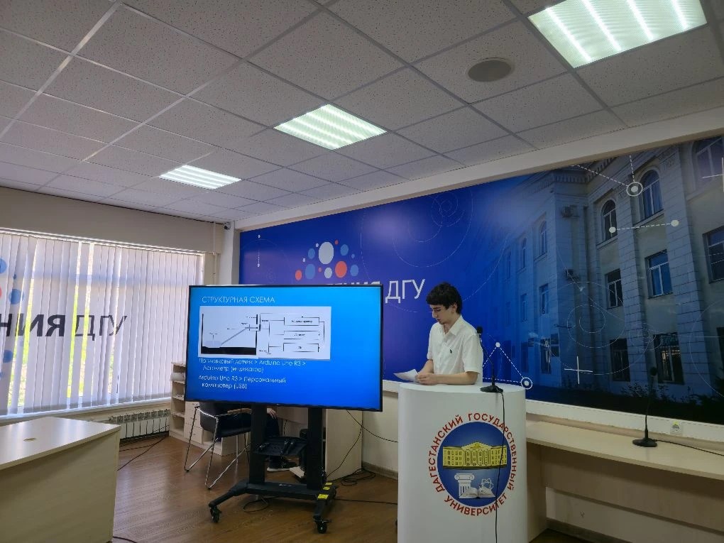 Шаг к будущему IT-образования: в ДГУ прошли защиты индивидуальных проектов школьников