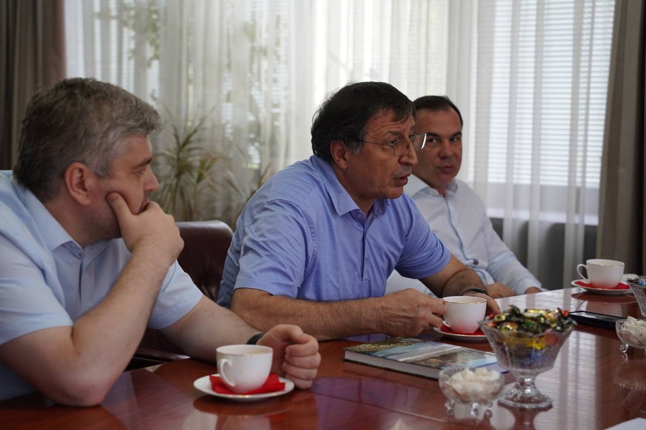 Встреча ректора ДГУ и врио министра природных ресурсов и экологии прошла в ДГУ