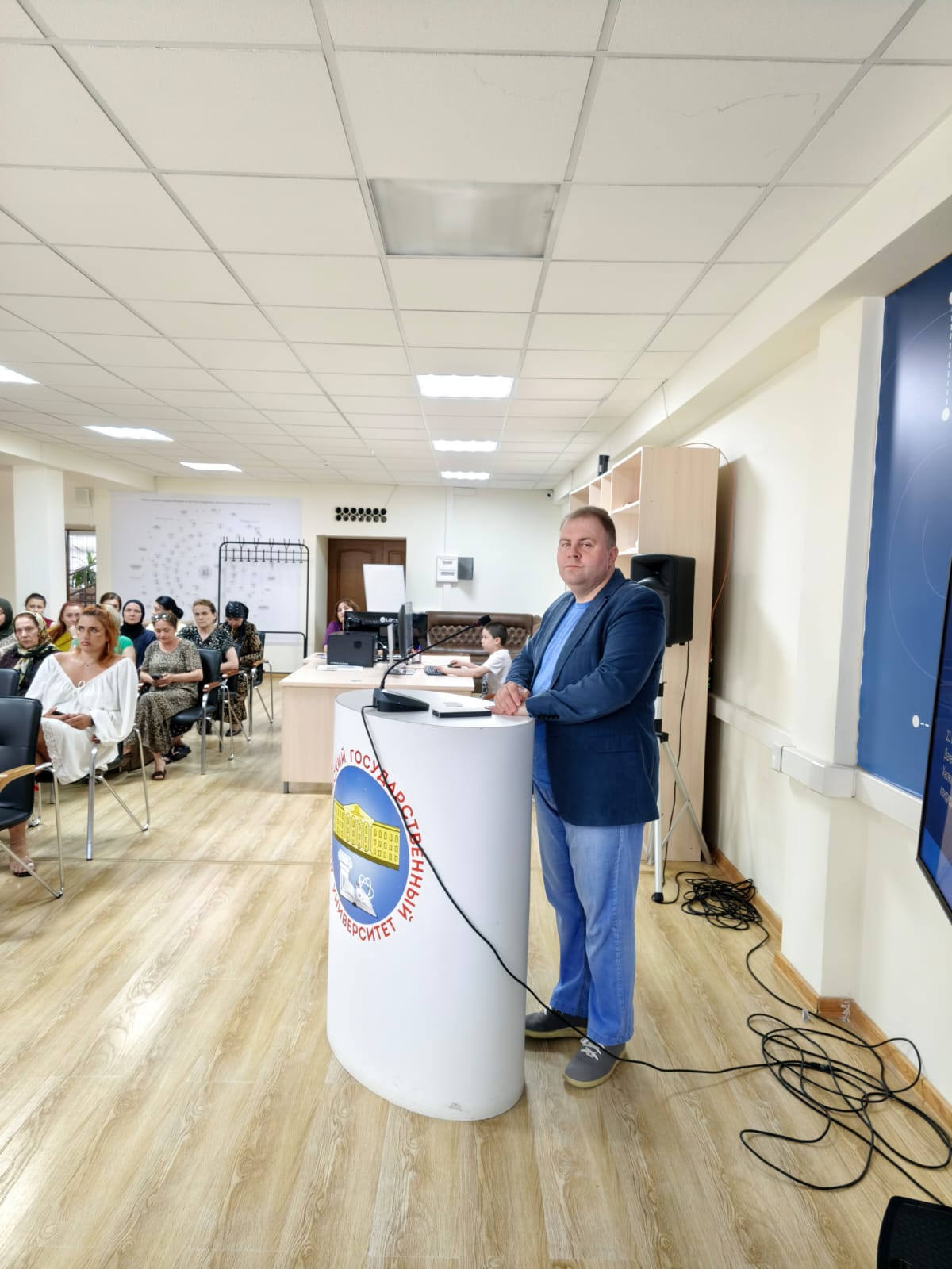 В ДГУ обсудили цифровое будущее науки: встреча с экспертом из «Пульс науки»