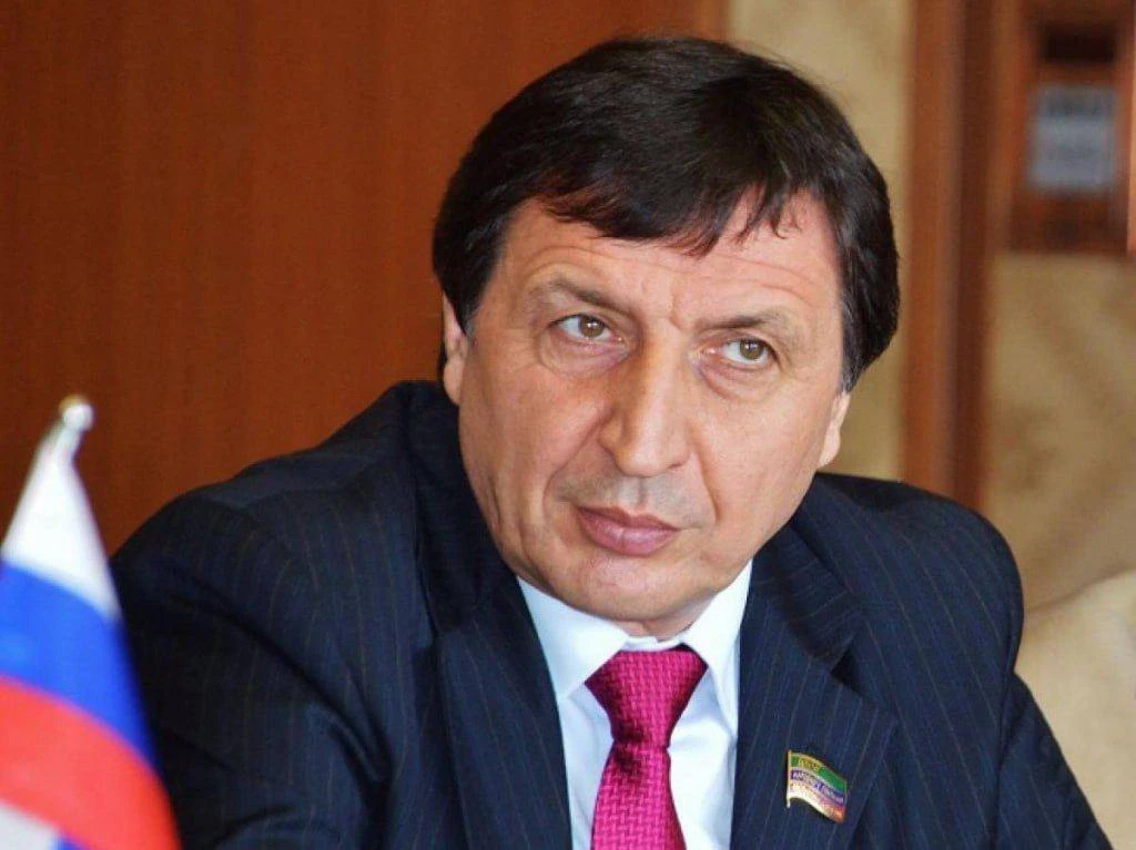 Поздравление ректора ДГУ с Новым годом 