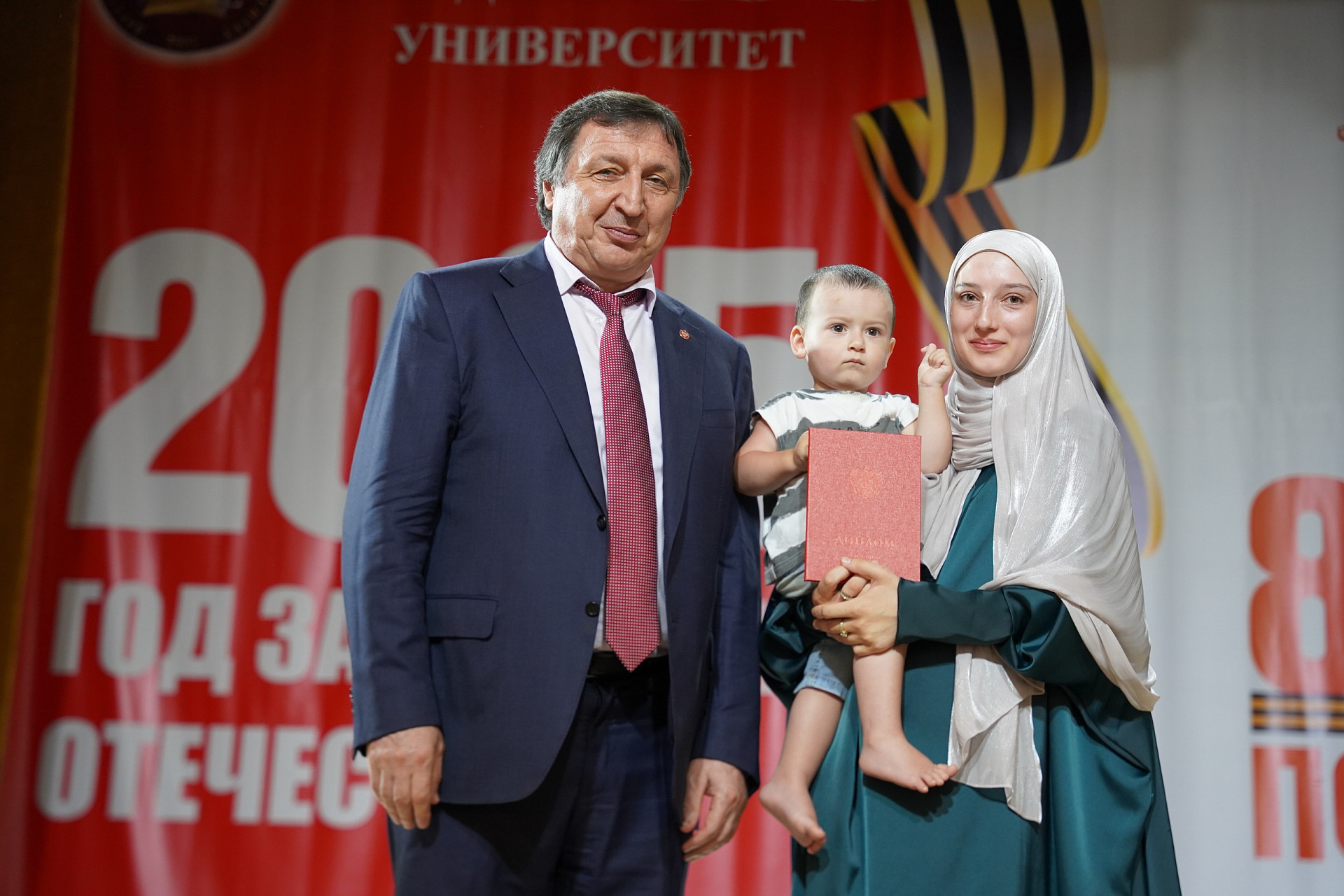 90-й выпуск ДГУ получил красные дипломы