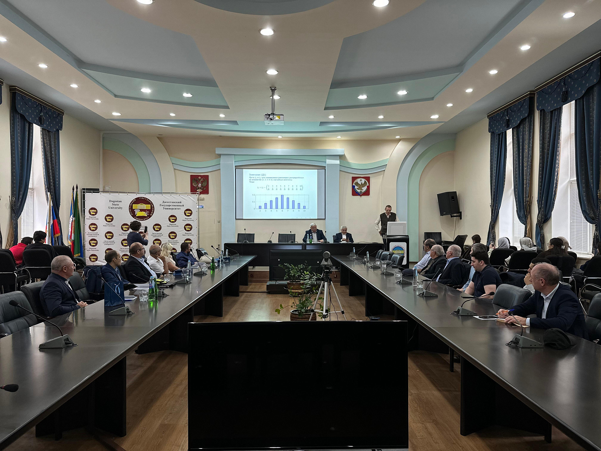 Фундаментальные и приклaдные проблемы мaтeматики и информатики обсудили в ДГУ