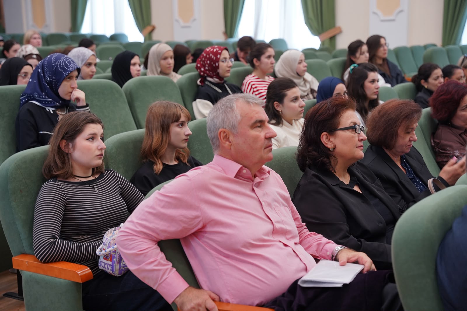 В мире слова и литературы: филологов ДГУ посвятили в студенты